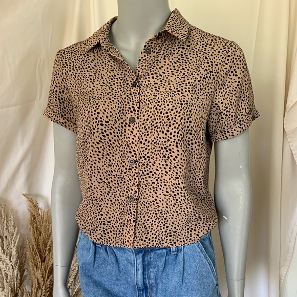 BRAND NEW! Animal dot lightweight button crop top - Picture 1 of 8